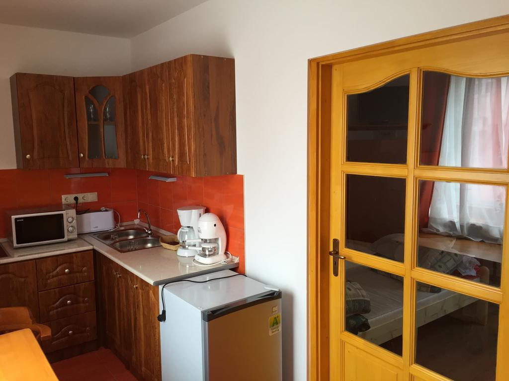 AQUA Thermal Sóterápia és Apartmanház Püspökladány Habitación foto